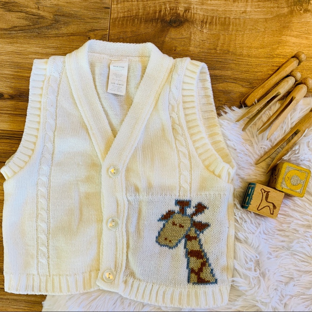 Knit Vest with Giraffe